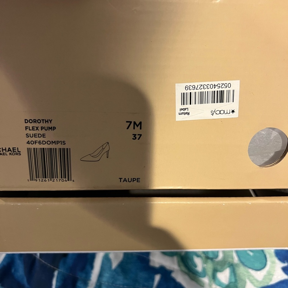Michael Kors Dorothy Flex Pump in Taupe Suede Size 7